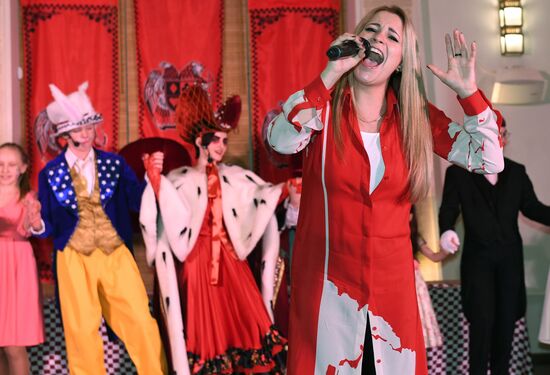 Ежегодный благотворительный детский бал цветов от фонда "Быть Вместе"