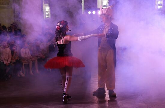 Ежегодный благотворительный детский бал цветов от фонда "Быть Вместе"