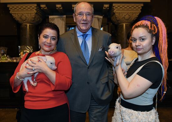 Ежегодный благотворительный детский бал цветов от фонда "Быть Вместе"