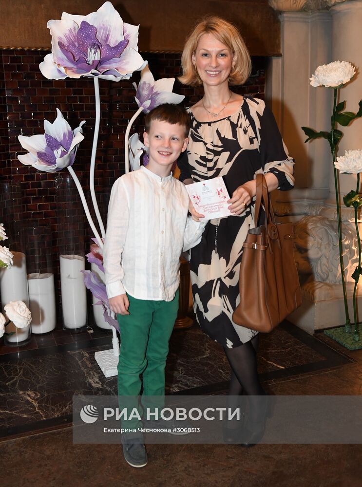 Ежегодный благотворительный детский бал цветов от фонда "Быть Вместе"