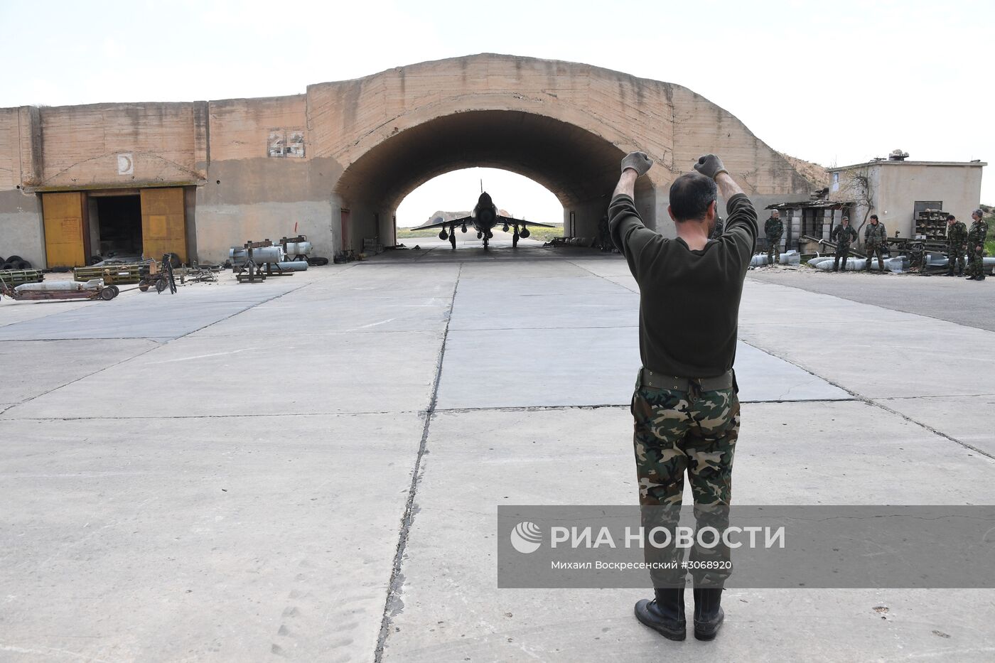 Сирийские ВВС возобновили вылеты с аэродрома "Шайрат"