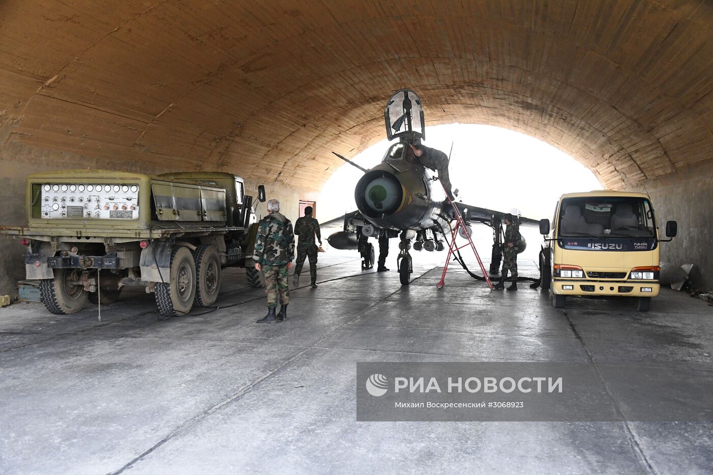 Сирийские ВВС возобновили вылеты с аэродрома "Шайрат"