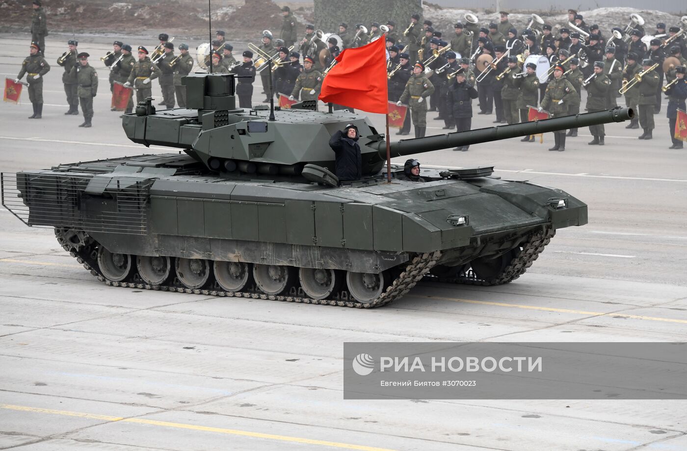 Совместные тренировки сводного парадного расчета, механизированной колонны и авиации Парада Победы