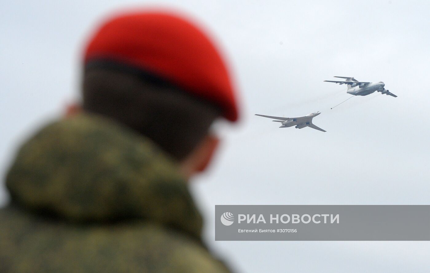 Совместные тренировки сводного парадного расчета, механизированной колонны и авиации Парада Победы