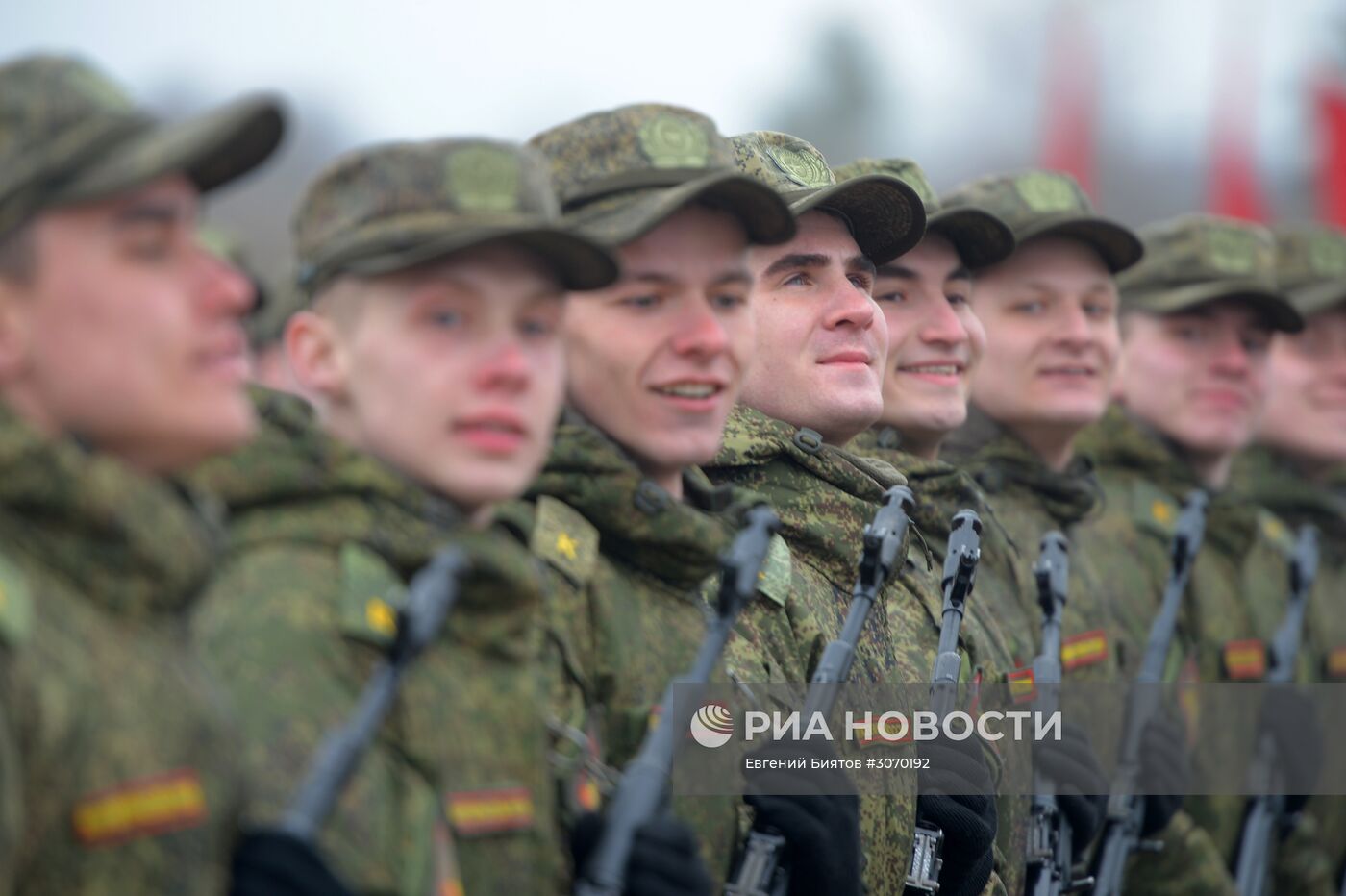 Совместные тренировки сводного парадного расчета, механизированной колонны и авиации Парада Победы