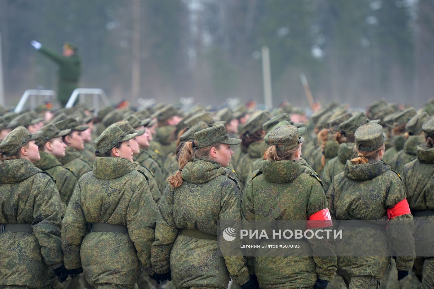 Совместные тренировки сводного парадного расчета, механизированной колонны и авиации Парада Победы