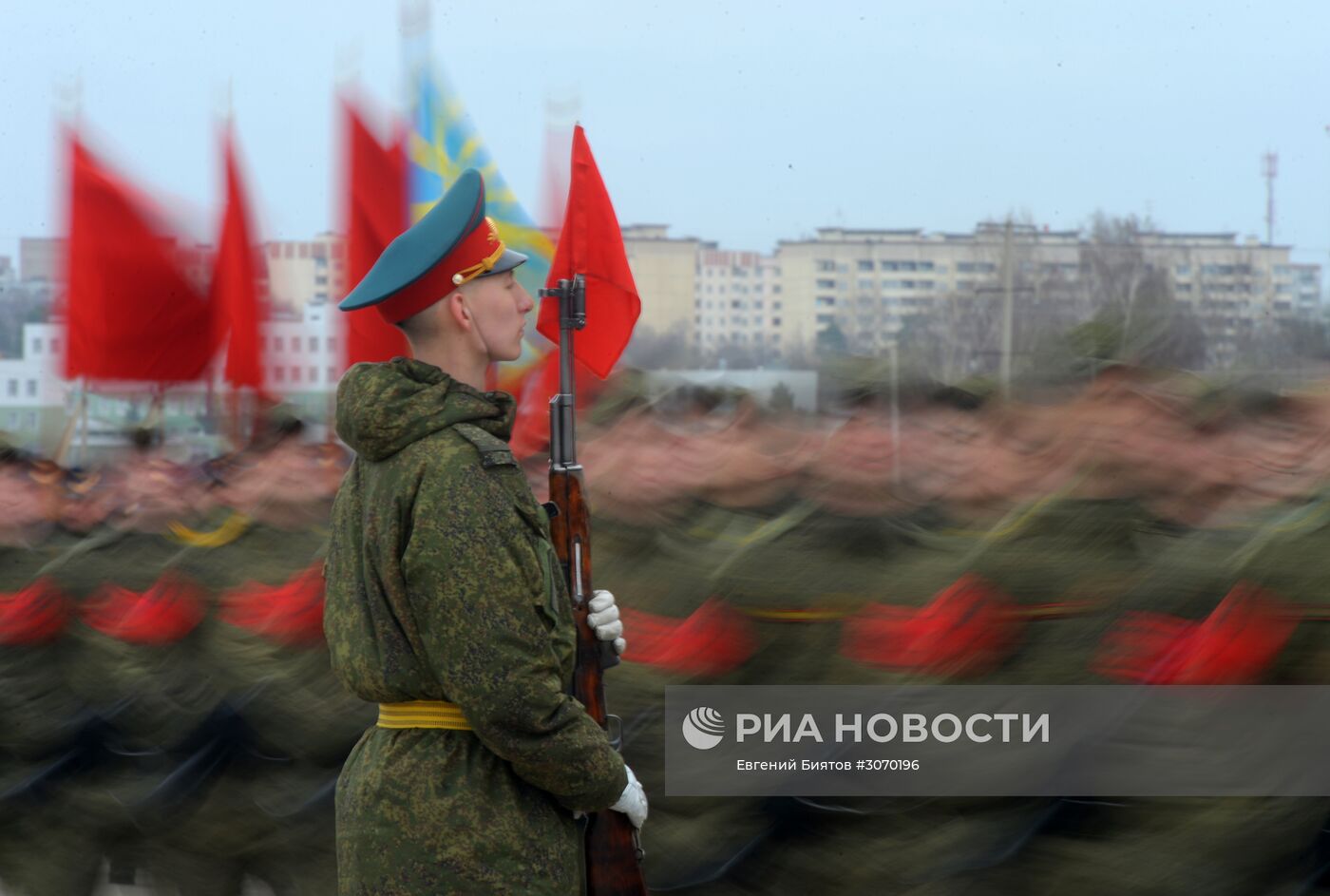 Совместные тренировки сводного парадного расчета, механизированной колонны и авиации Парада Победы