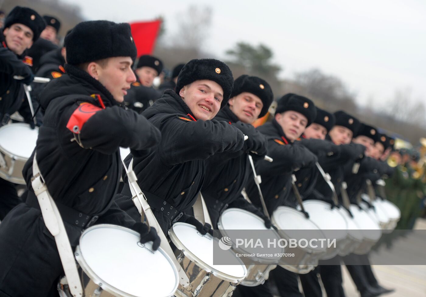 Совместные тренировки сводного парадного расчета, механизированной колонны и авиации Парада Победы