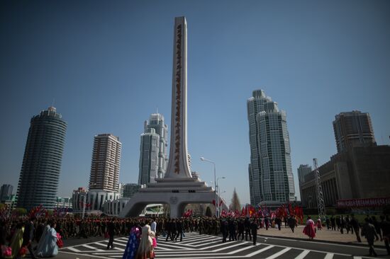 Церемония открытия нового жилого комплекса на улице Рёмён в Пхеньяне