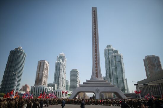 Церемония открытия нового жилого комплекса на улице Рёмён в Пхеньяне