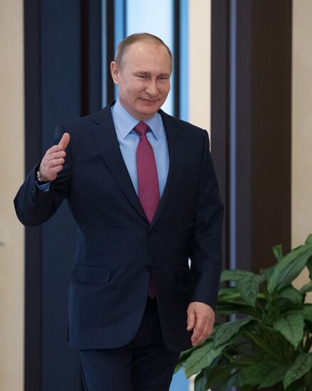 Президент РФ В. Путин встретился с вице-премьером Госсовета КНР Чж. Гаоли