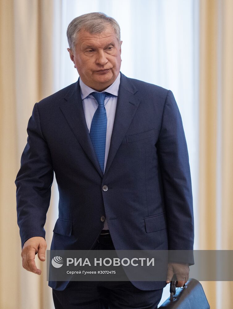 Президент РФ В. Путин встретился с вице-премьером Госсовета КНР Чж. Гаоли