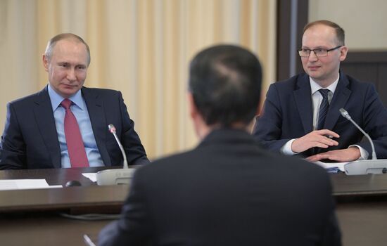 Президент РФ В. Путин встретился с вице-премьером Госсовета КНР Чж. Гаоли