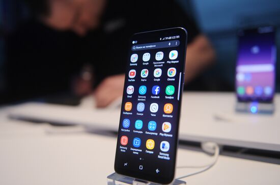 Презентация новой модели смартфона Samsung Galaxy S8