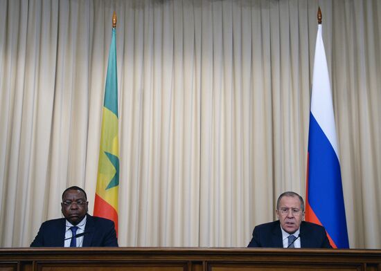 Встреча глав МИД России и Республики Сенегал С. Лаврова и М. Ндяя