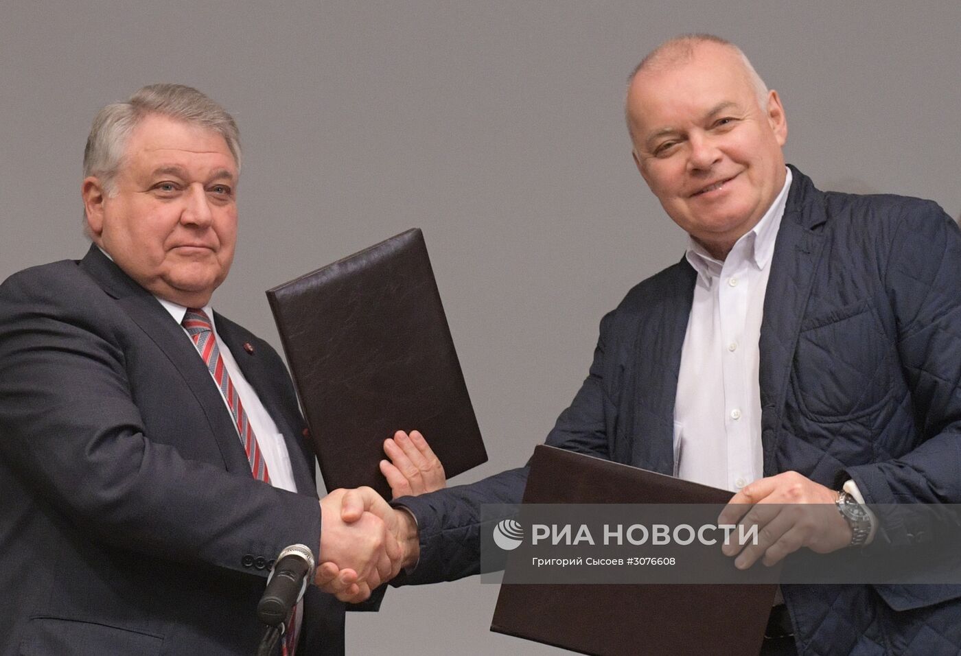 Подписание соглашения между МИА "Россия сегодня" и НИЦ "Курчатовский институт"