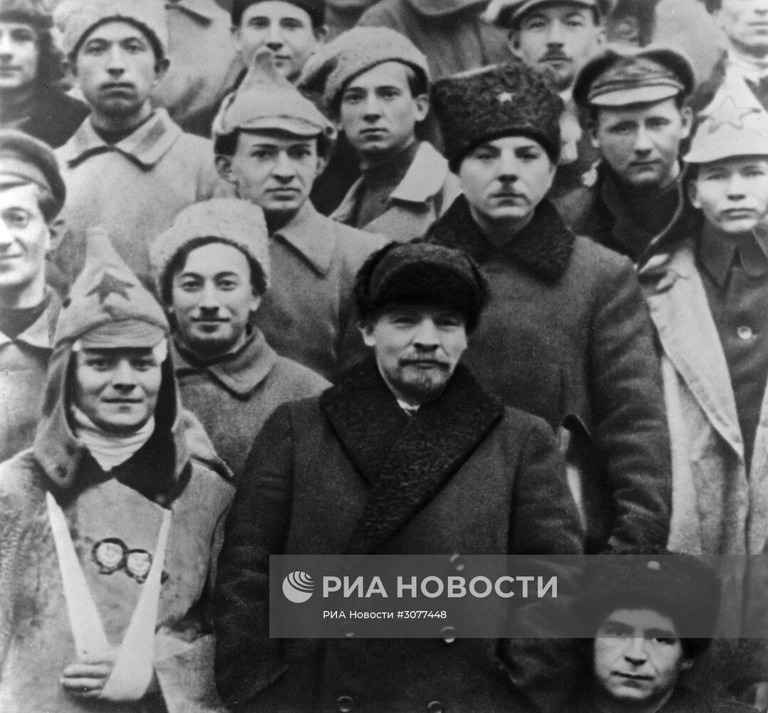 В.И.Ленин, К.Е.Ворошилов