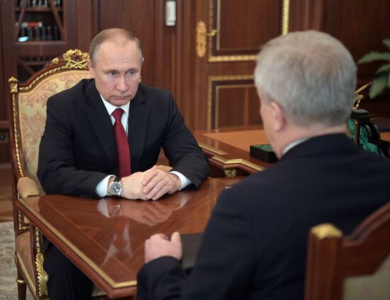 Рабочая встреча президента РФ В. Путина с губернатором Белгородской области Е. Савченко