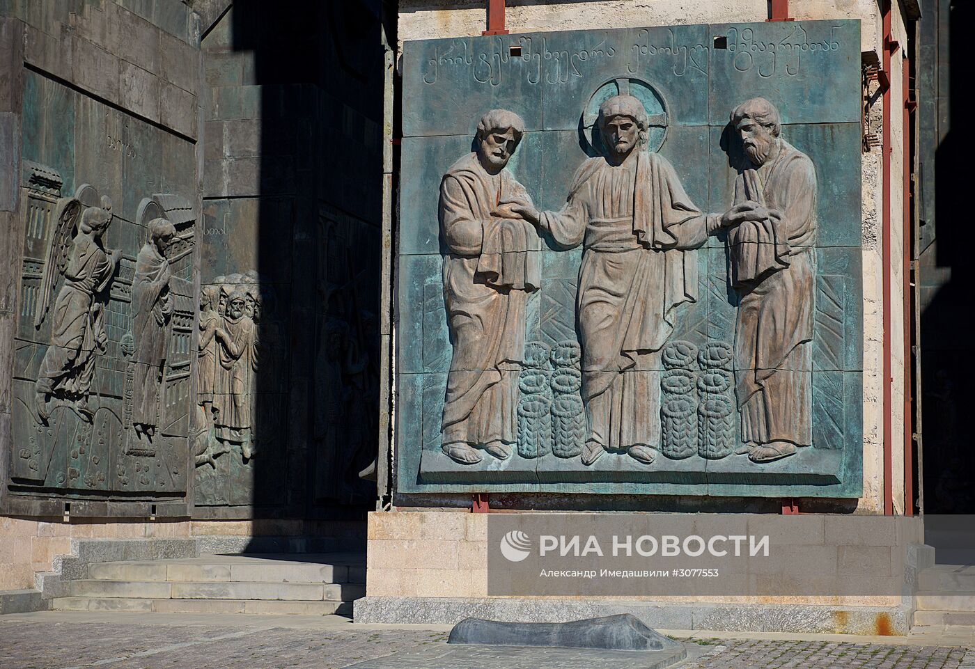 Памятник "История Грузии" в Тбилиси