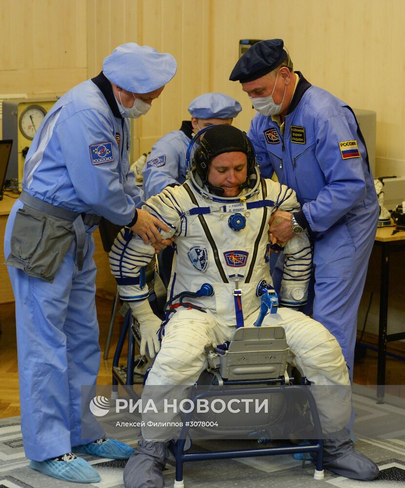 Пуск ракеты-носителя "Союз-ФГ" с ТПК "Союз МС-04" с космодрома Байконур