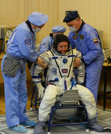 Пуск ракеты-носителя "Союз-ФГ" с ТПК "Союз МС-04" с космодрома Байконур