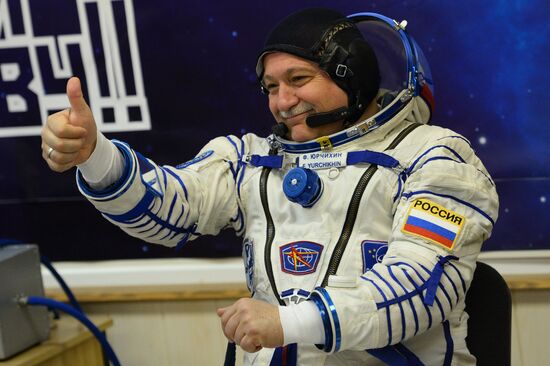 Пуск ракеты-носителя "Союз-ФГ" с ТПК "Союз МС-04" с космодрома Байконур