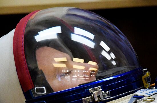 Пуск ракеты-носителя "Союз-ФГ" с ТПК "Союз МС-04" с космодрома Байконур