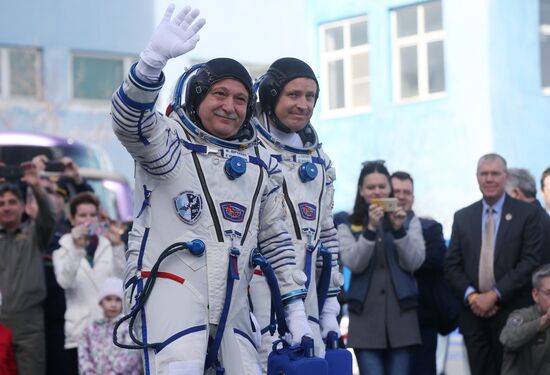 Пуск ракеты-носителя "Союз-ФГ" с ТПК "Союз МС-04" с космодрома Байконур