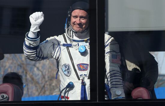 Пуск ракеты-носителя "Союз-ФГ" с ТПК "Союз МС-04" с космодрома Байконур