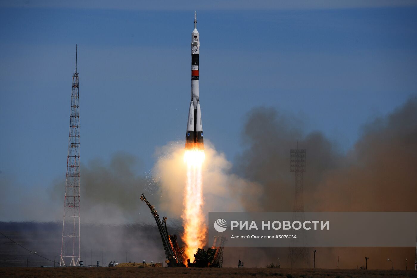 Пуск ракеты-носителя "Союз-ФГ" с ТПК "Союз- МС-04" с космодрома Байконур