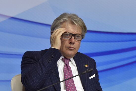 Ялтинский международный экономический форум в Крыму. День первый