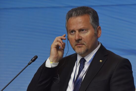 Ялтинский международный экономический форум в Крыму. День первый