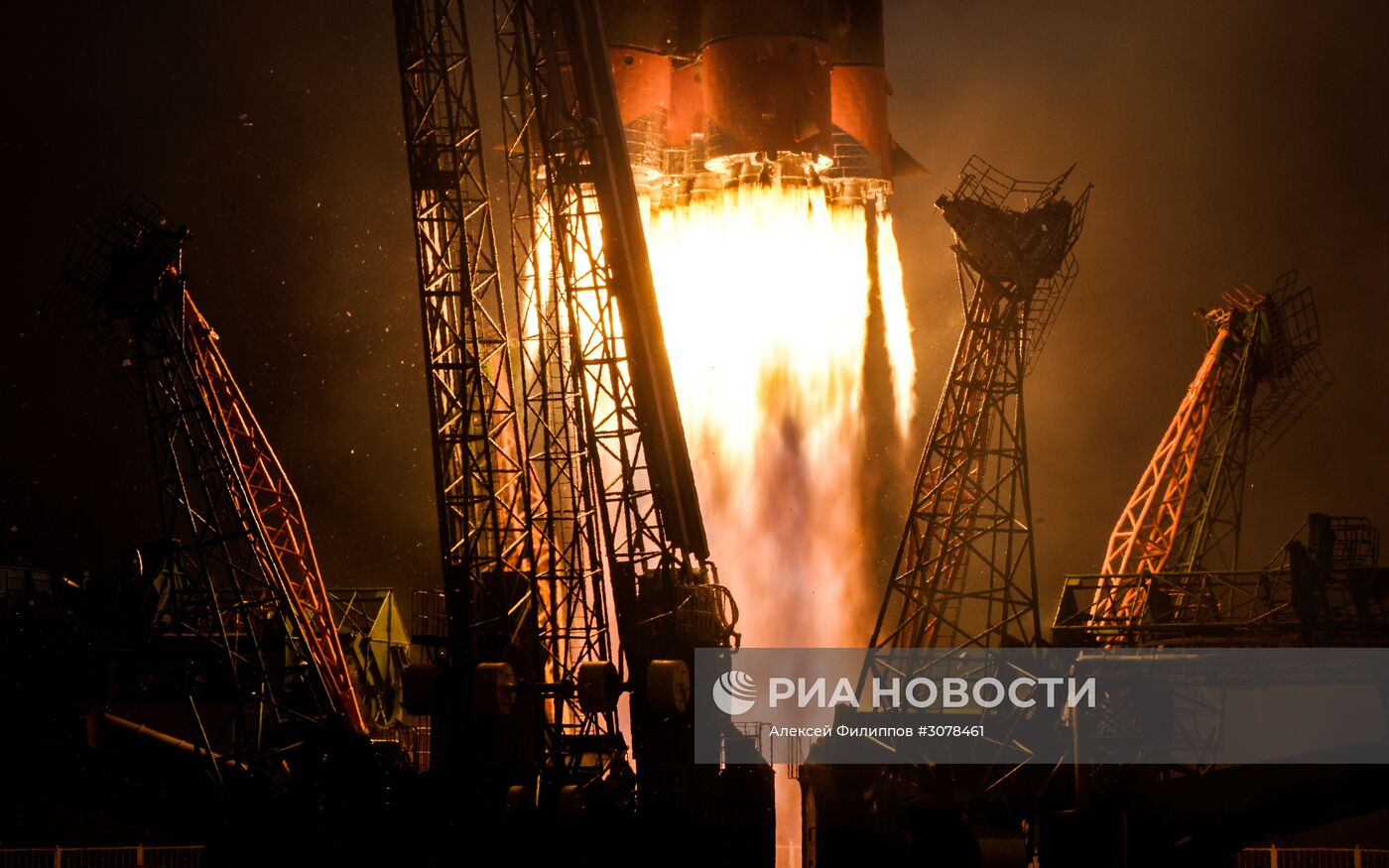 Пуск ракеты-носителя "Союз-ФГ" с ТПК "Союз- МС-04" с космодрома Байконур