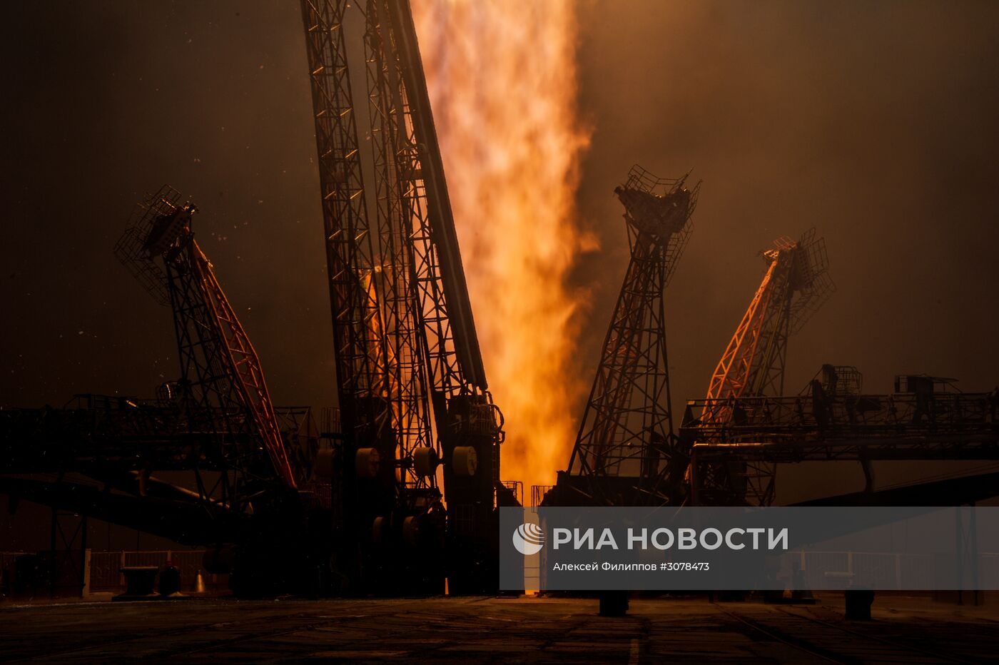 Пуск ракеты-носителя "Союз-ФГ" с ТПК "Союз- МС-04" с космодрома Байконур