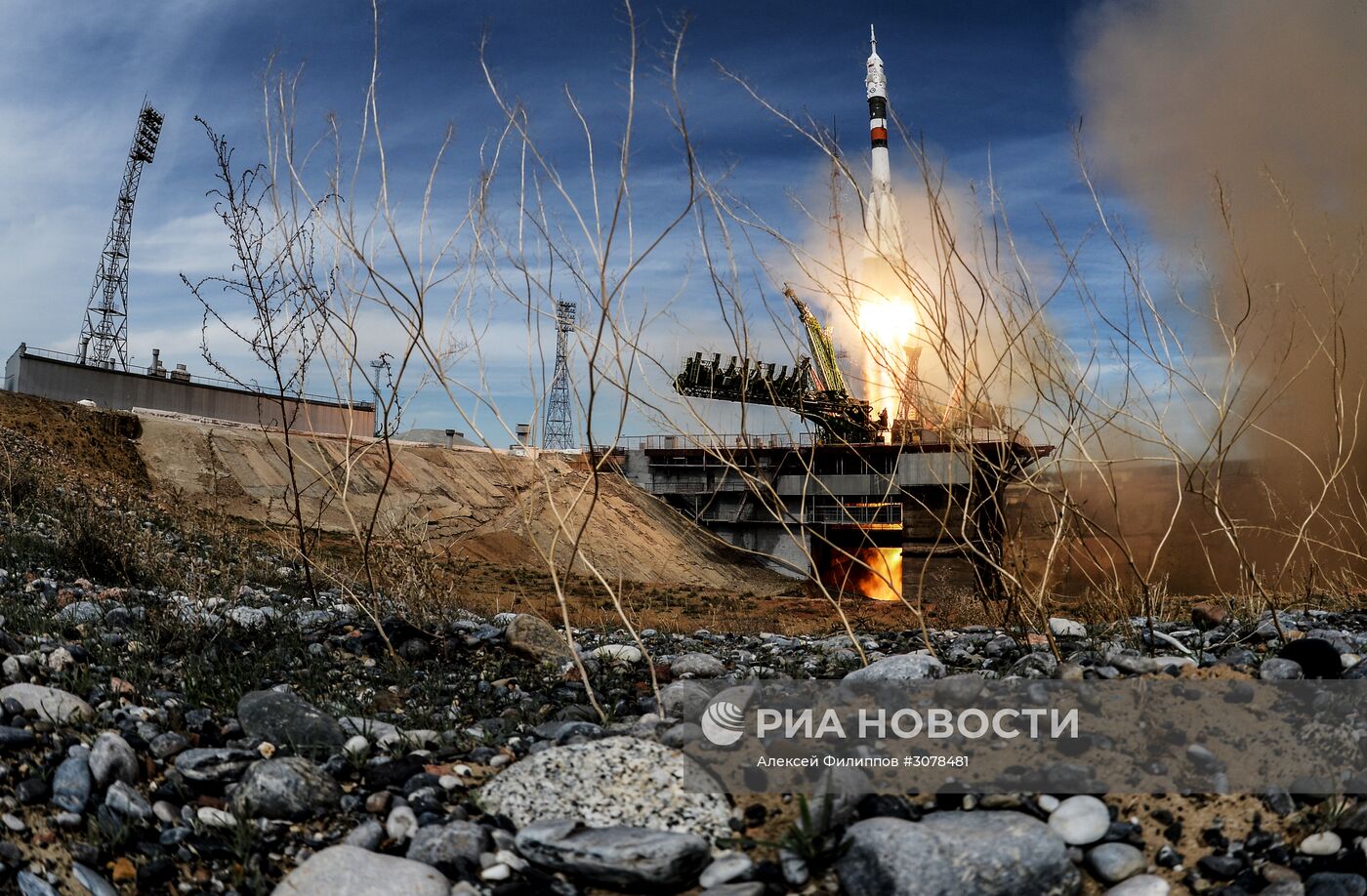 Пуск ракеты-носителя "Союз-ФГ" с ТПК "Союз- МС-04" с космодрома Байконур