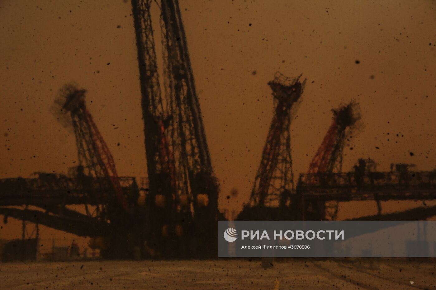 Пуск ракеты-носителя "Союз-ФГ" с ТПК "Союз- МС-04" с космодрома Байконур