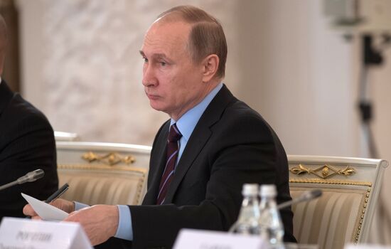 Президент РФ В. Путин провел заседание Российского организационного комитета "Победа"