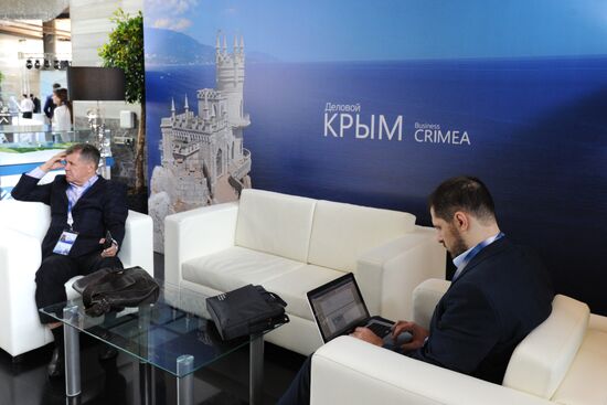 Ялтинский международный экономический форум в Крыму. День первый