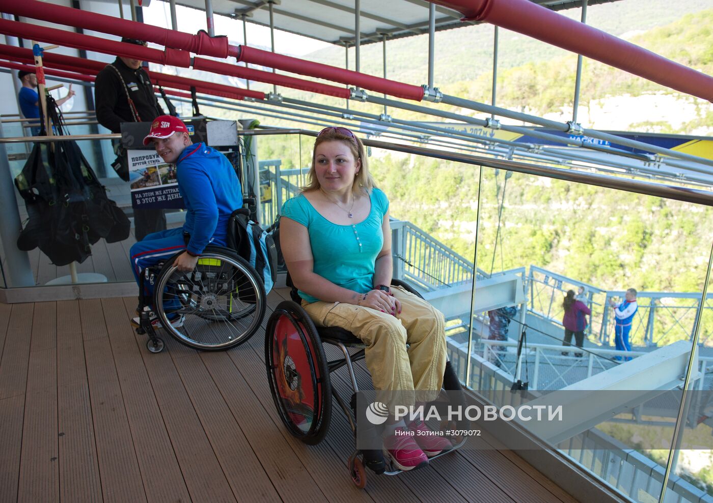 Паралимпийская сборная России по велоспорту посетила Скайпарк в Сочи
