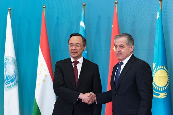 Заседание Совета министров иностранных дел ШОС в Астане