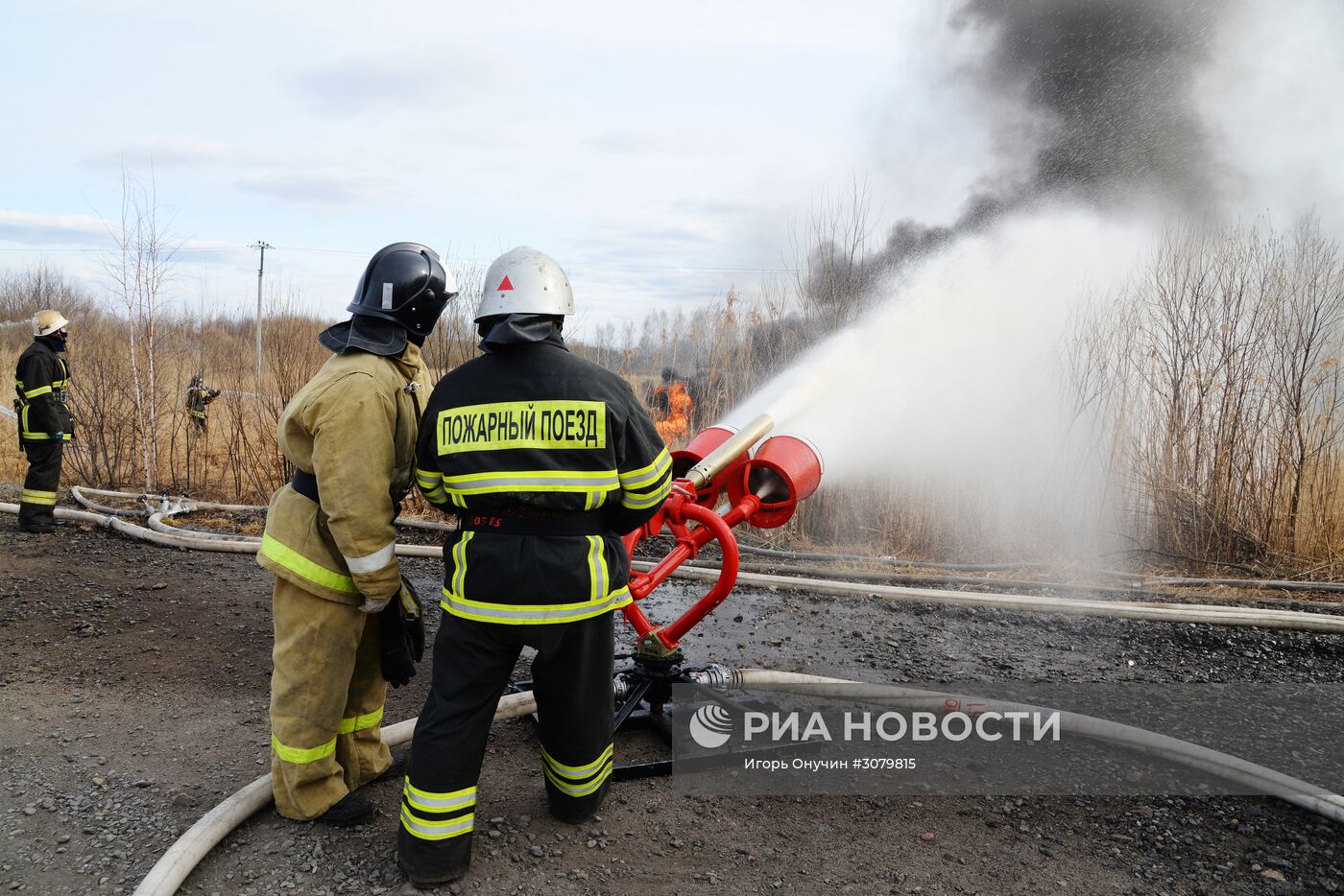 Учения МЧС по тушению лесных пожаров в Хабаровске