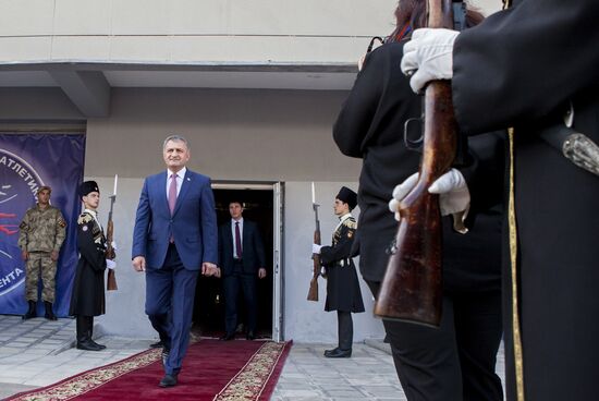 Инаугурация избранного президента Южной Осетии А. Бибилова