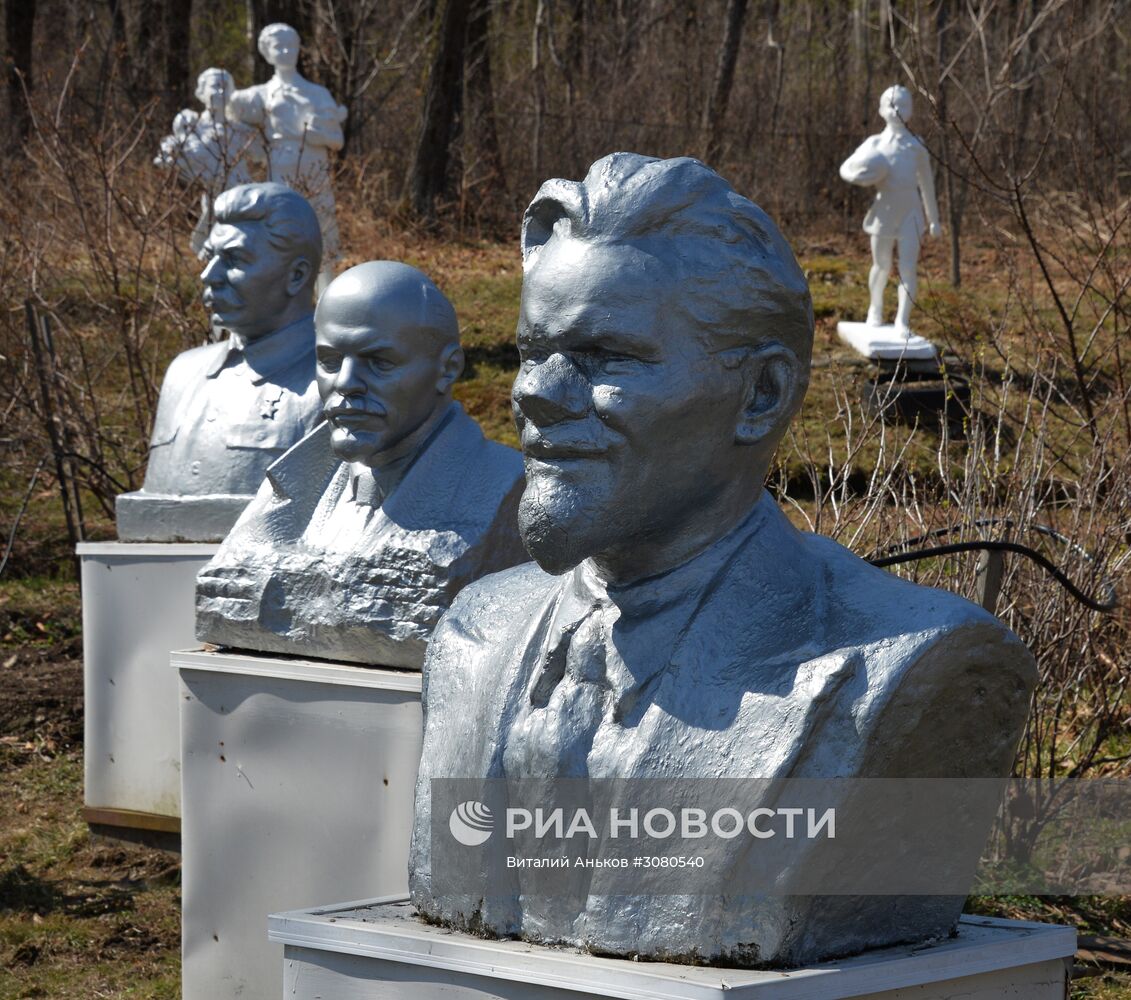 Коллекция советских скульптур и бюстов во Владивостоке
