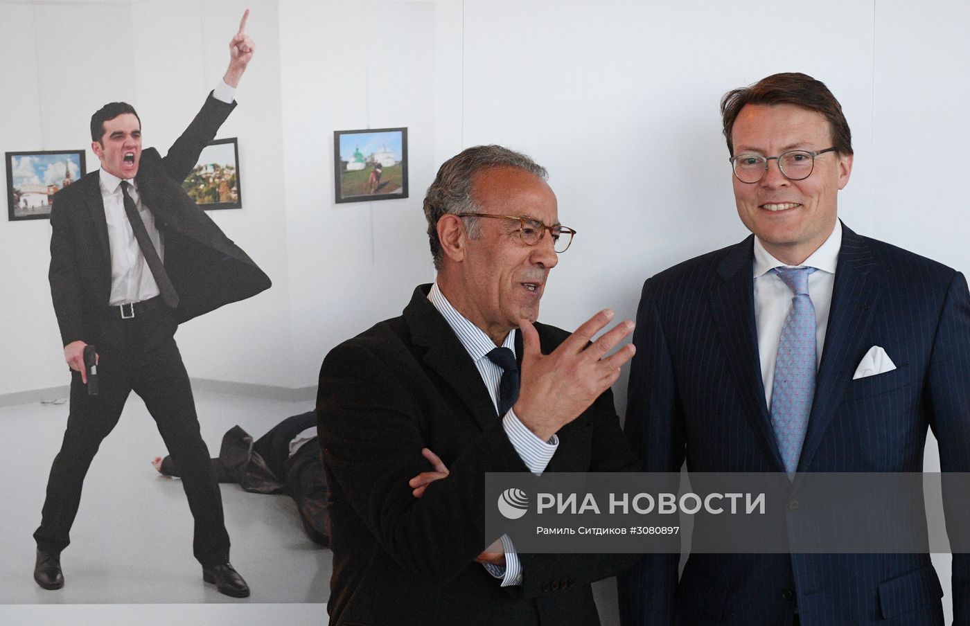 Фотокорреспонденту МИА "Россия сегодня" В. Мельникову вручили премию World Press Photo
