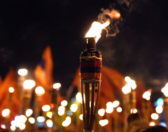 Факельное шествие в Ереване в память о геноциде армян