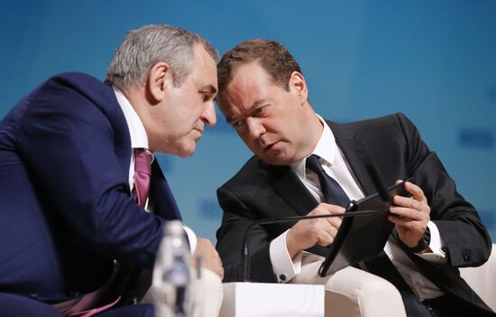 Рабочая поездка премьер-министра РФ Д. Медведева в Омск