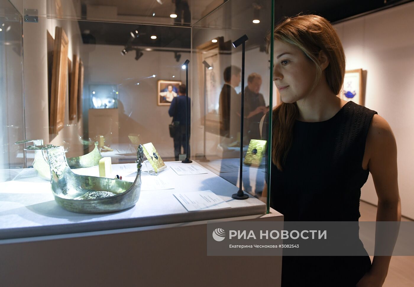 Выставка топ-лотов произведений русского искусства в преддверии аукциона в Лондоне