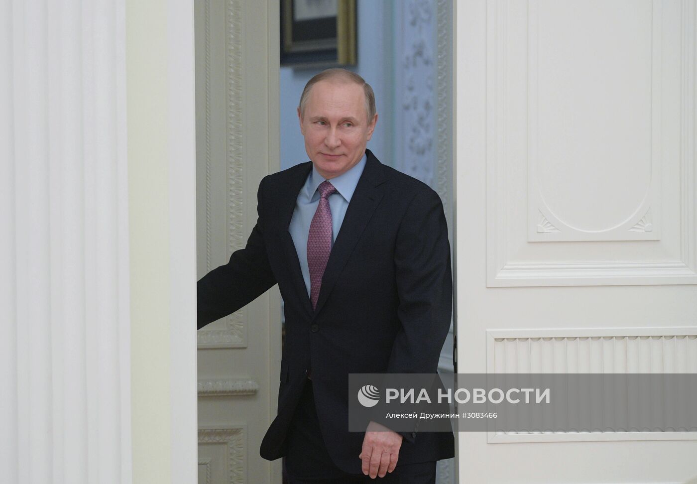 Президент РФ В. Путин встретился с президентом ФАТФ Х.М. Вега-Серрано
