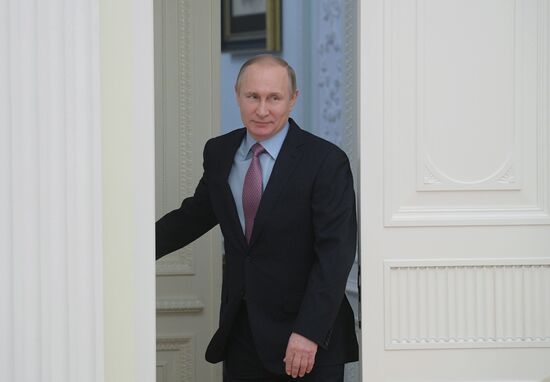 Президент РФ В. Путин встретился с президентом ФАТФ Х.М. Вега-Серрано