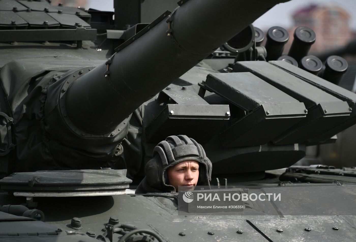 Подготовка военной техники, участвующей в Параде Победы